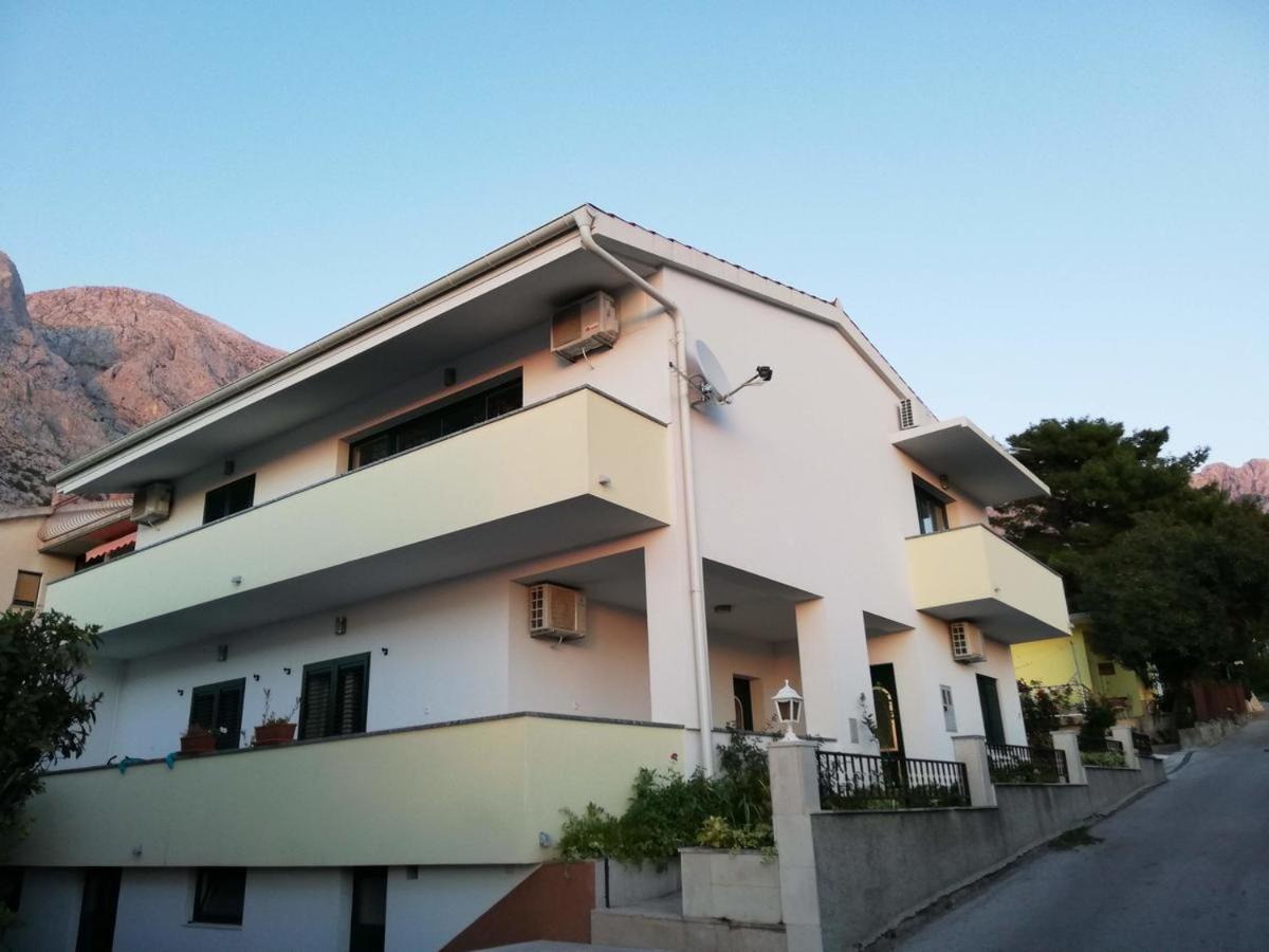 Apartments Sanja Baska Voda Luaran gambar